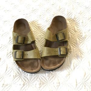 Birkenstock Arizona Green Oiled Sandals 🤗